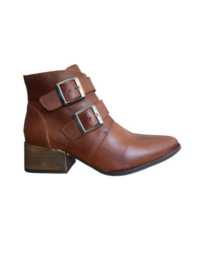 Bota De Punta Con Hebillas - Telha